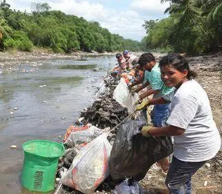 Mutirão de limpeza Rio Jacuípe