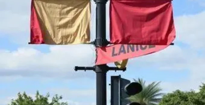 Semmam remove banners fixados em vias públicas