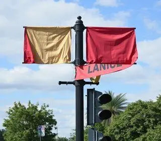 Semmam remove banners fixados em vias públicas