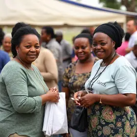 Secretaria da Mulher leva serviços ao Feira em Ação