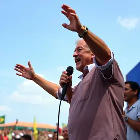 ato de campanha em Feira de Santana